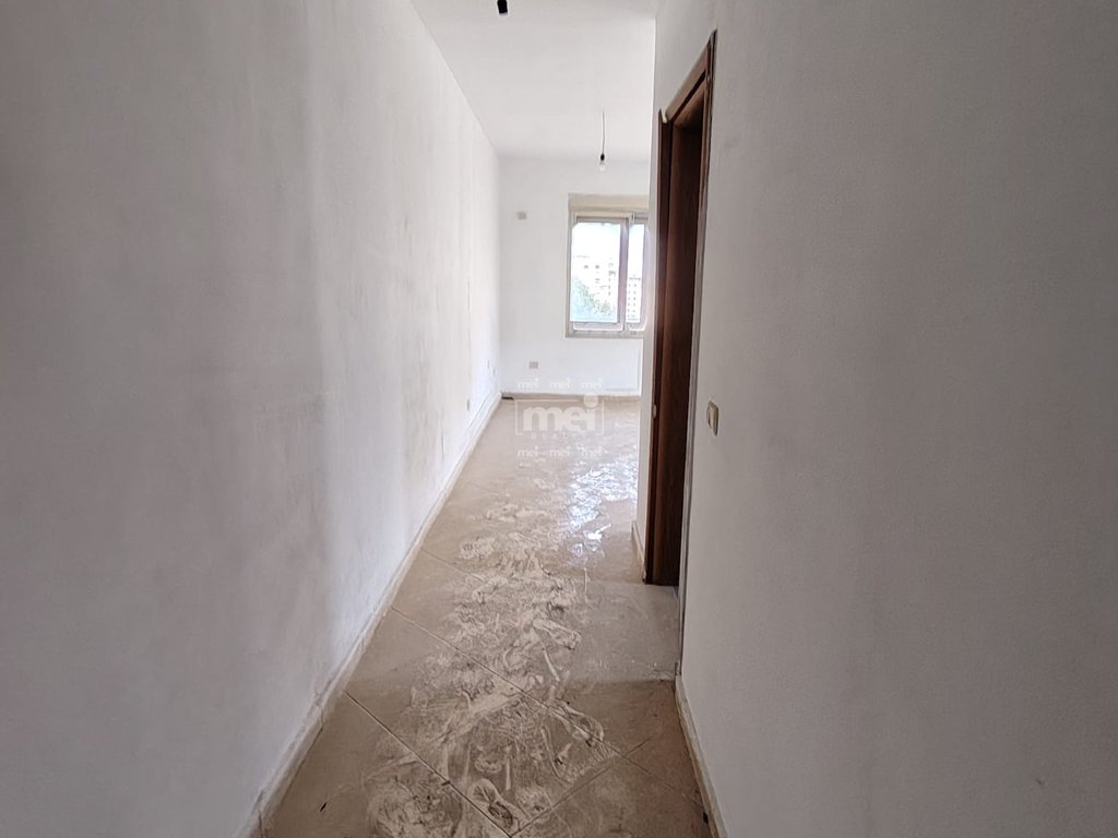 SHITET APARTAMENT 1+1 NE SHKEMBI I KAVAJES ME PAMJE DETI