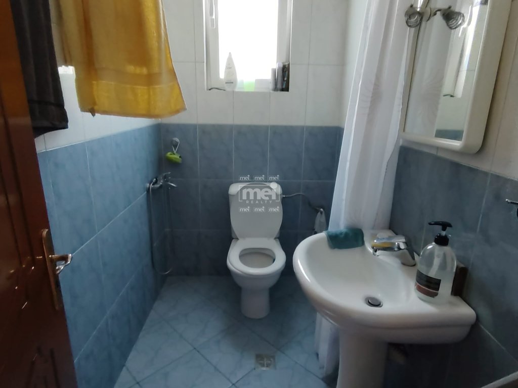 SHITET SHTEPI PRIVATE NE ZONEN E PLAZHIT!