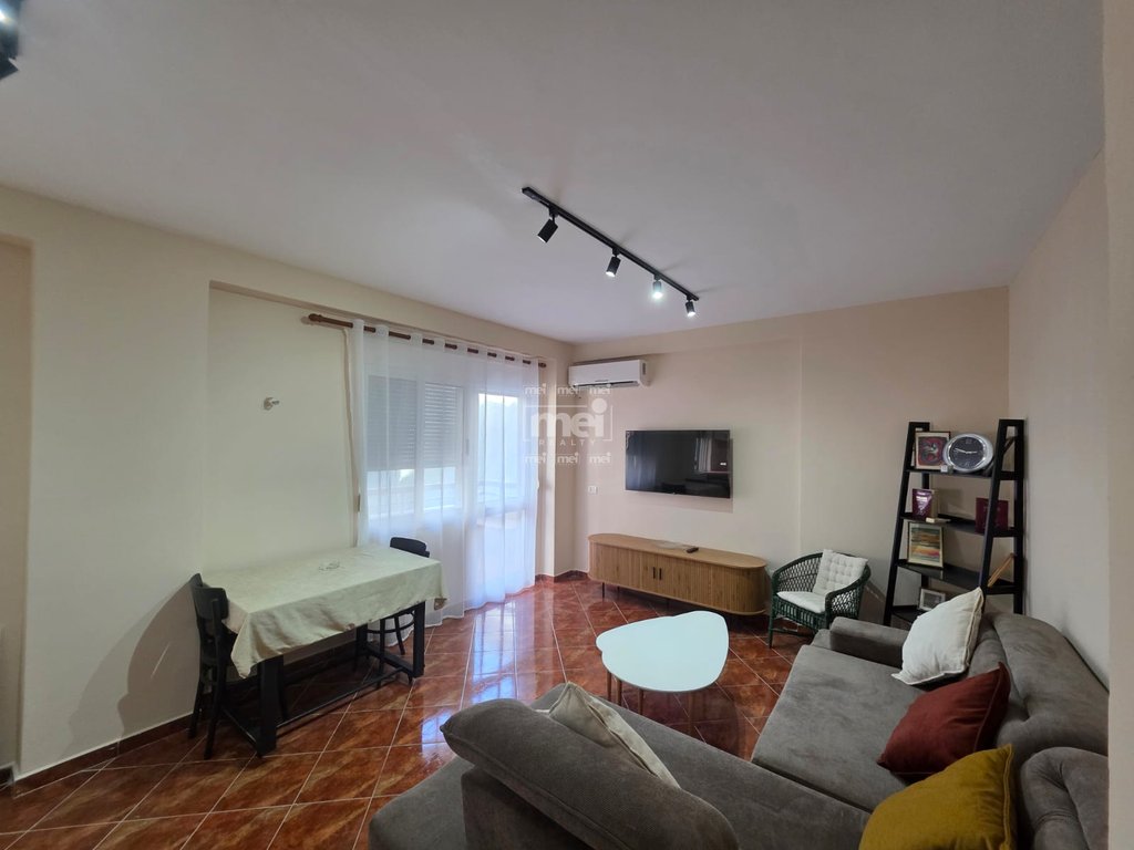 SHITET APARTAMENT 1+1 TEK SHKËMBI I KAVAJËS!