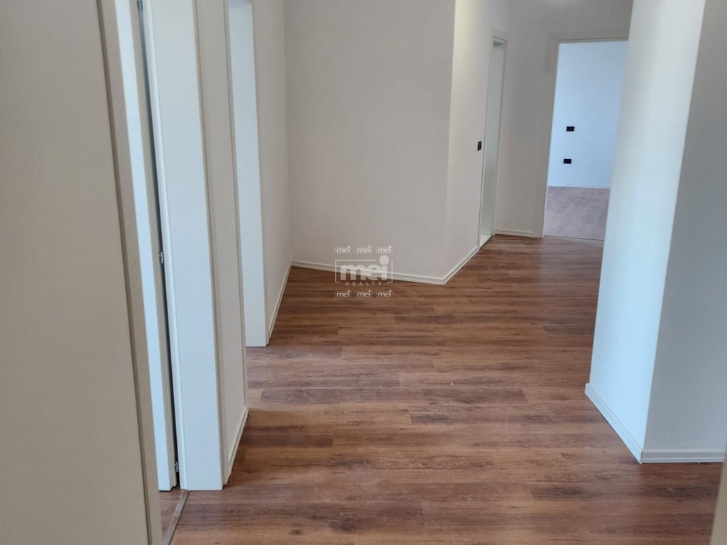SHITET APARTAMENT 3+1+2  ME PAMJE NGA DETI,TEK RRUGA E RE E PORTIT!