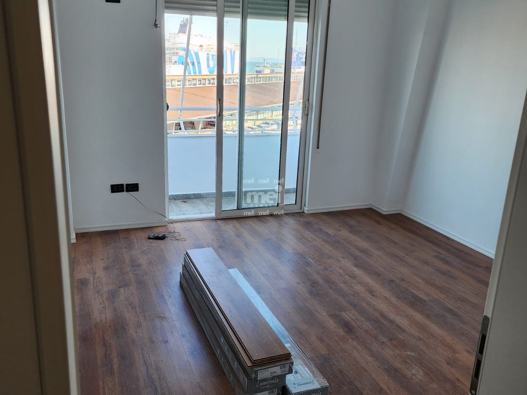 SHITET APARTAMENT 3+1+2  ME PAMJE NGA DETI,TEK RRUGA E RE E PORTIT!