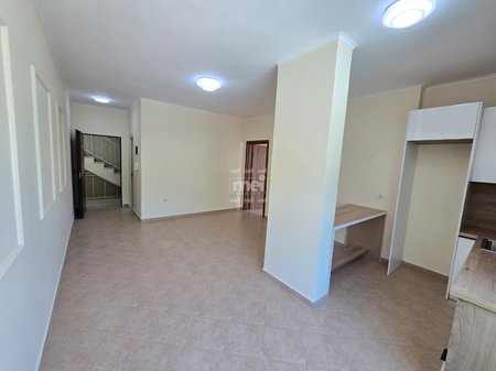 SHITET APARTAMENT 1+1 NË SHKËMBIN E KAVAJËS – PRANË HOTEL LEONARDO!