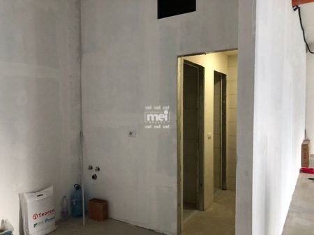 SHITET AMBIENTI BIZNESI TEK PALLATI I SPORTIT !