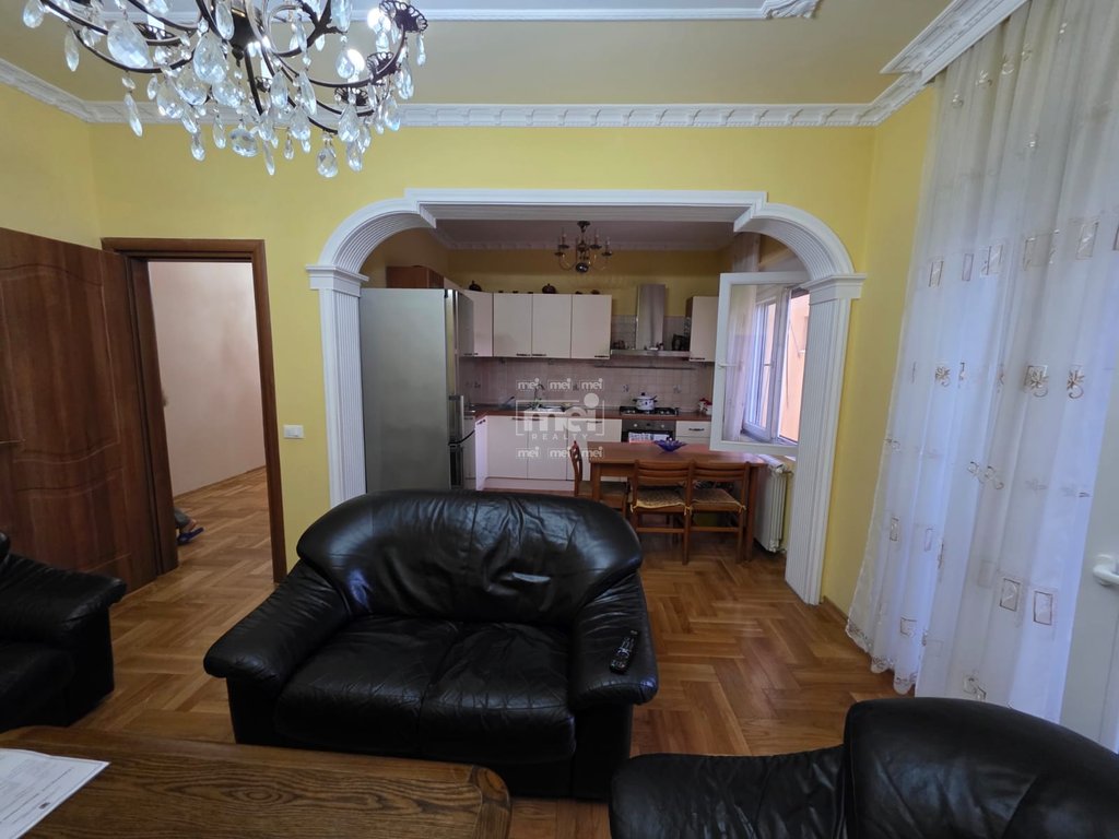 SHITET APARTAMENT 3+1 TE LAGJIA 18 PRANE "VALA PARK"