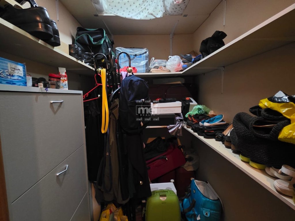 SHITET APARTAMENT 3+1 TE LAGJIA 18 PRANE "VALA PARK"
