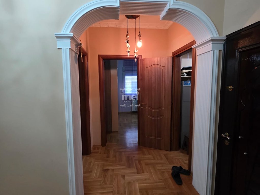 SHITET APARTAMENT 3+1 TE LAGJIA 18 PRANE "VALA PARK"