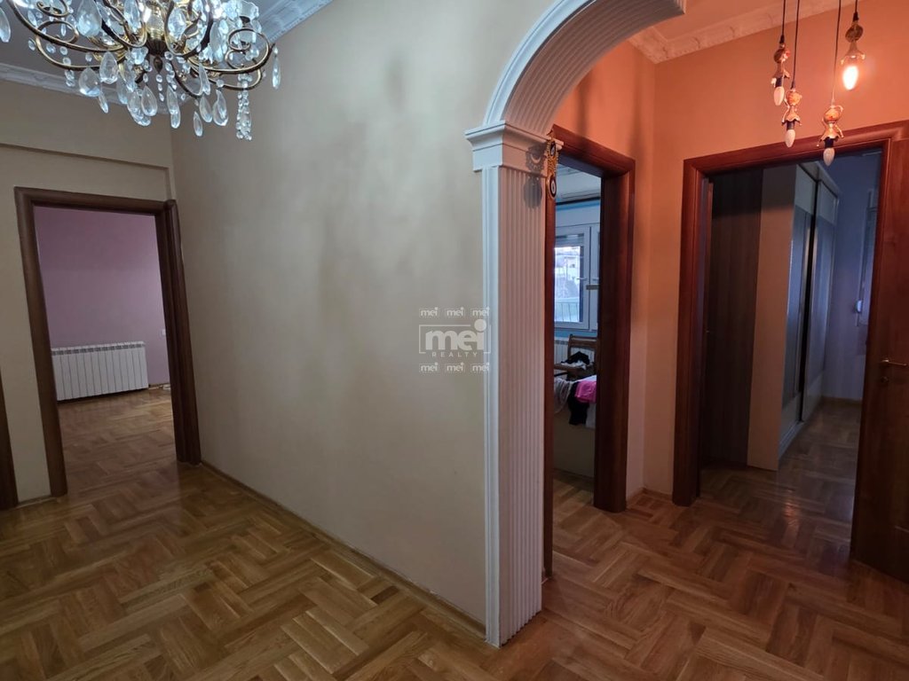 SHITET APARTAMENT 3+1 TE LAGJIA 18 PRANE "VALA PARK"