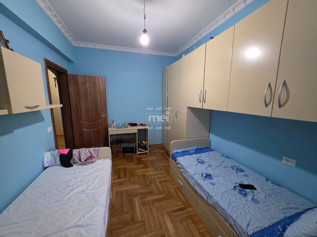 SHITET APARTAMENT 3+1 TE LAGJIA 18 PRANE "VALA PARK"