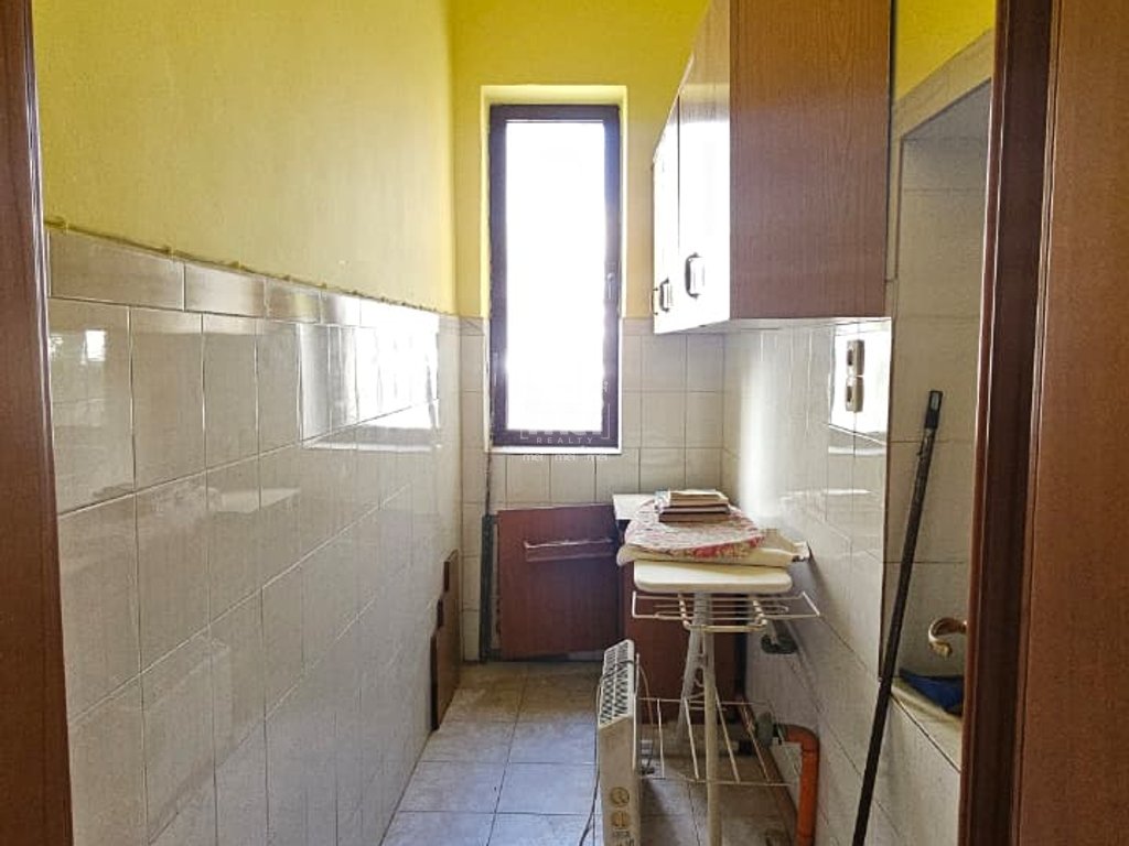 SHITET APARTAMENT 2+1+2 NË QENDËR TË DURRËSIT!