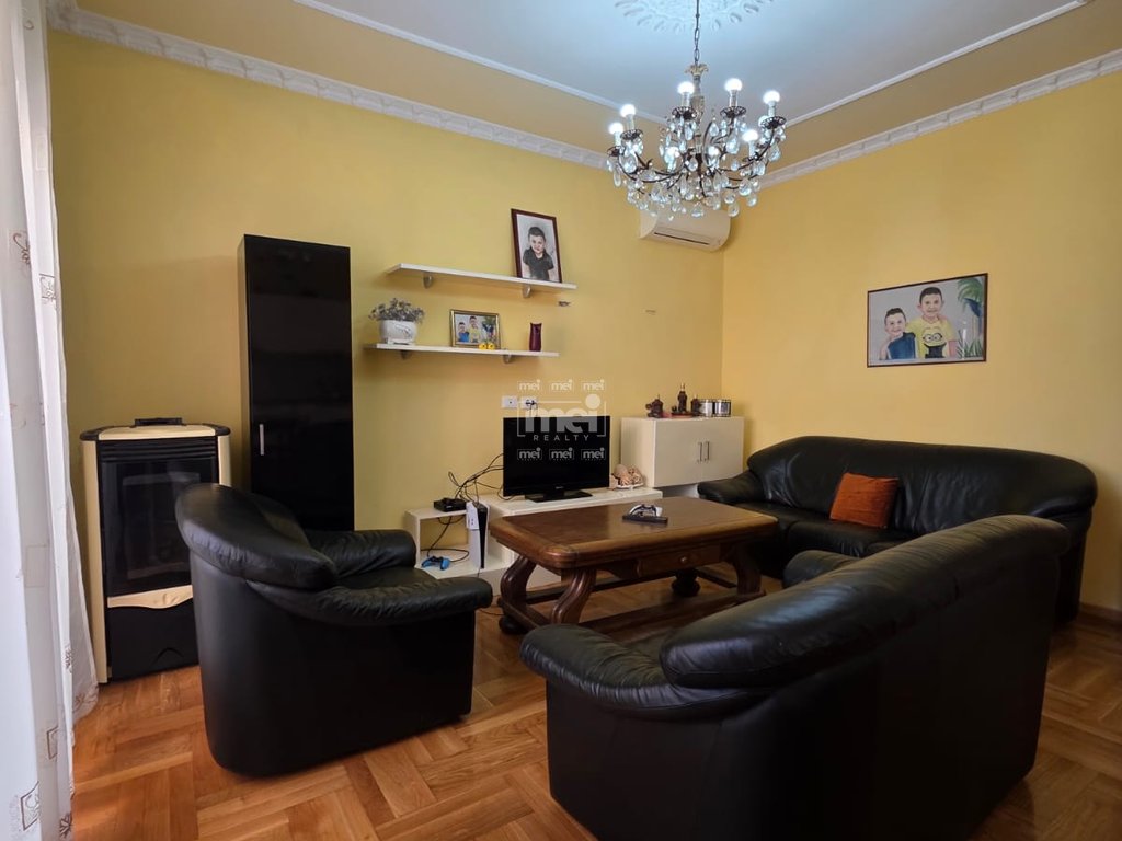 SHITET APARTAMENT 3+1 TE LAGJIA 18 PRANE "VALA PARK"