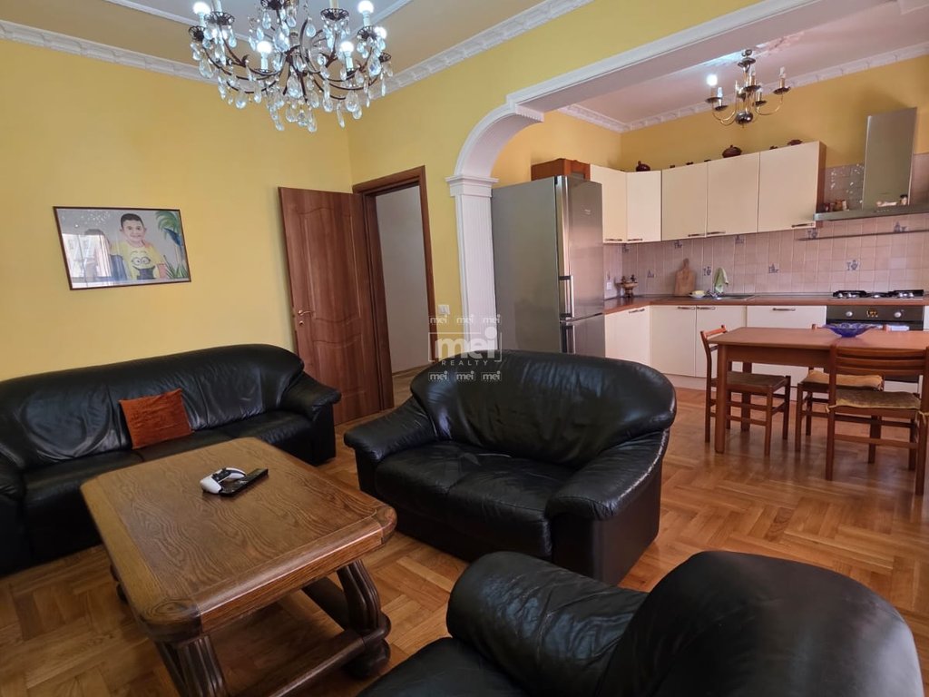 SHITET APARTAMENT 3+1 TE LAGJIA 18 PRANE "VALA PARK"