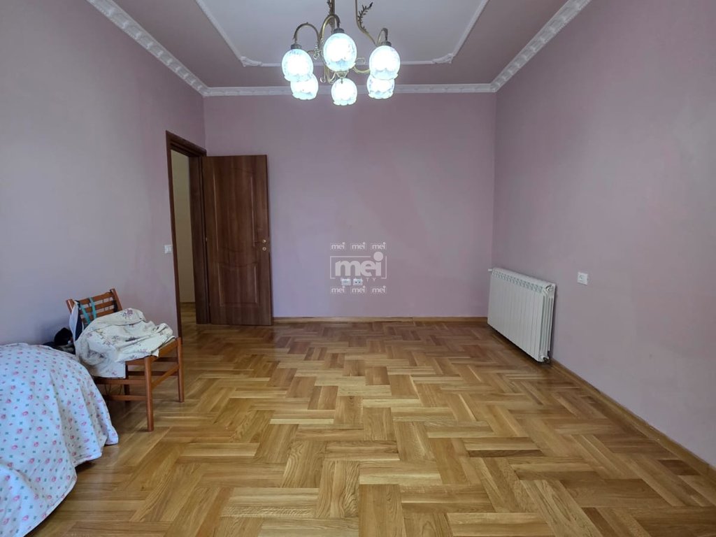 SHITET APARTAMENT 3+1 TE LAGJIA 18 PRANE "VALA PARK"