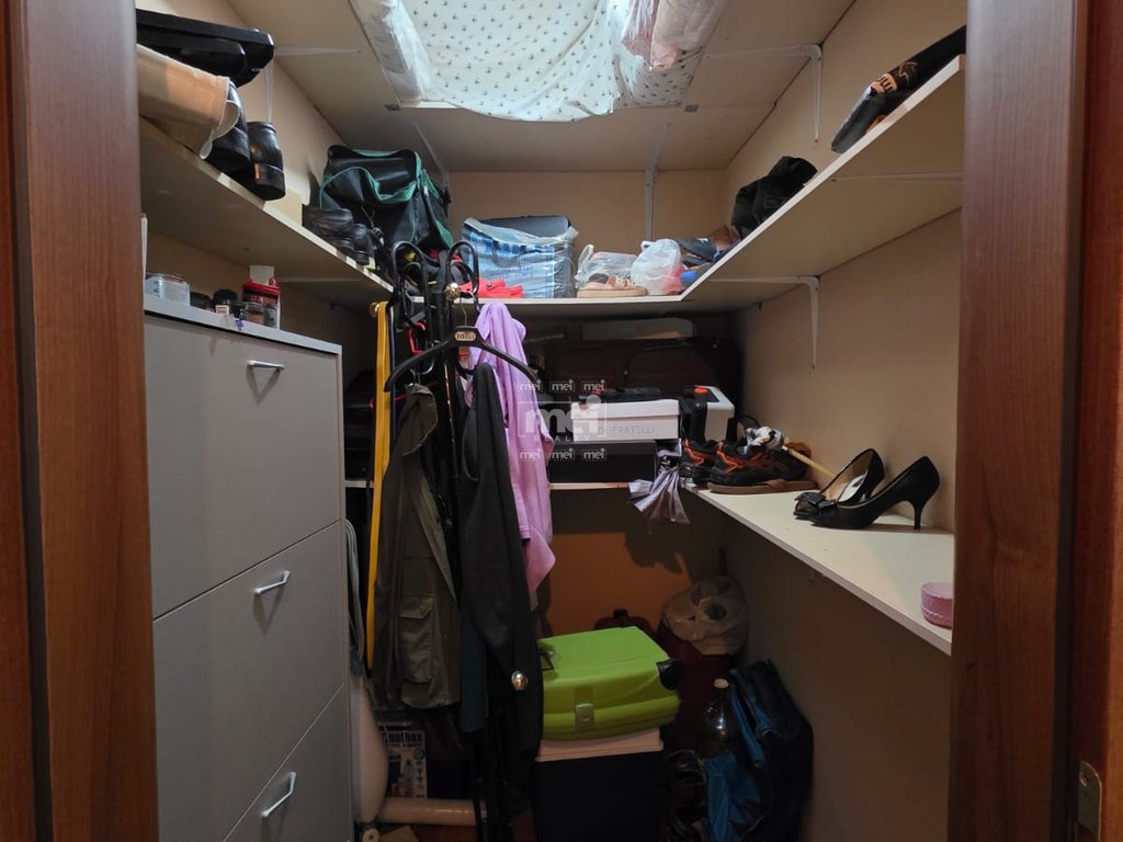 SHITET APARTAMENT 3+1 TE LAGJIA 18 PRANE "VALA PARK"