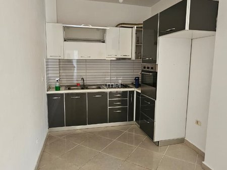 JEPET ME QIRA APARTAMENT 1+1 NË LAGJEN 6, PRANË KAZAZIT!