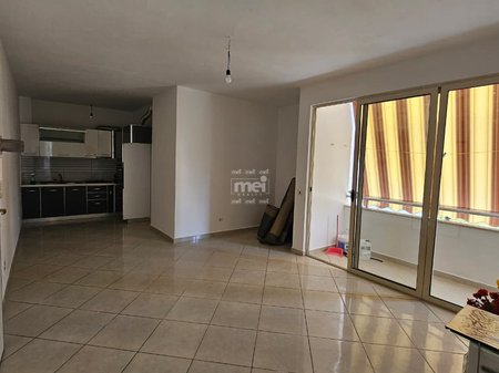 JEPET ME QIRA APARTAMENT 1+1 NË LAGJEN 6, PRANË KAZAZIT!