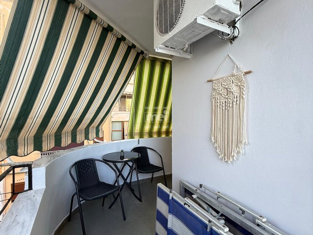 SHITET APARTAMENT 1+1 NË VIJË TË PARË ME DETIN – SHKËMBI I KAVAJËS!