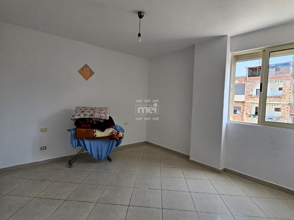 JEPET ME QIRA APARTAMENT 1+1 NË LAGJEN 6, PRANË KAZAZIT!
