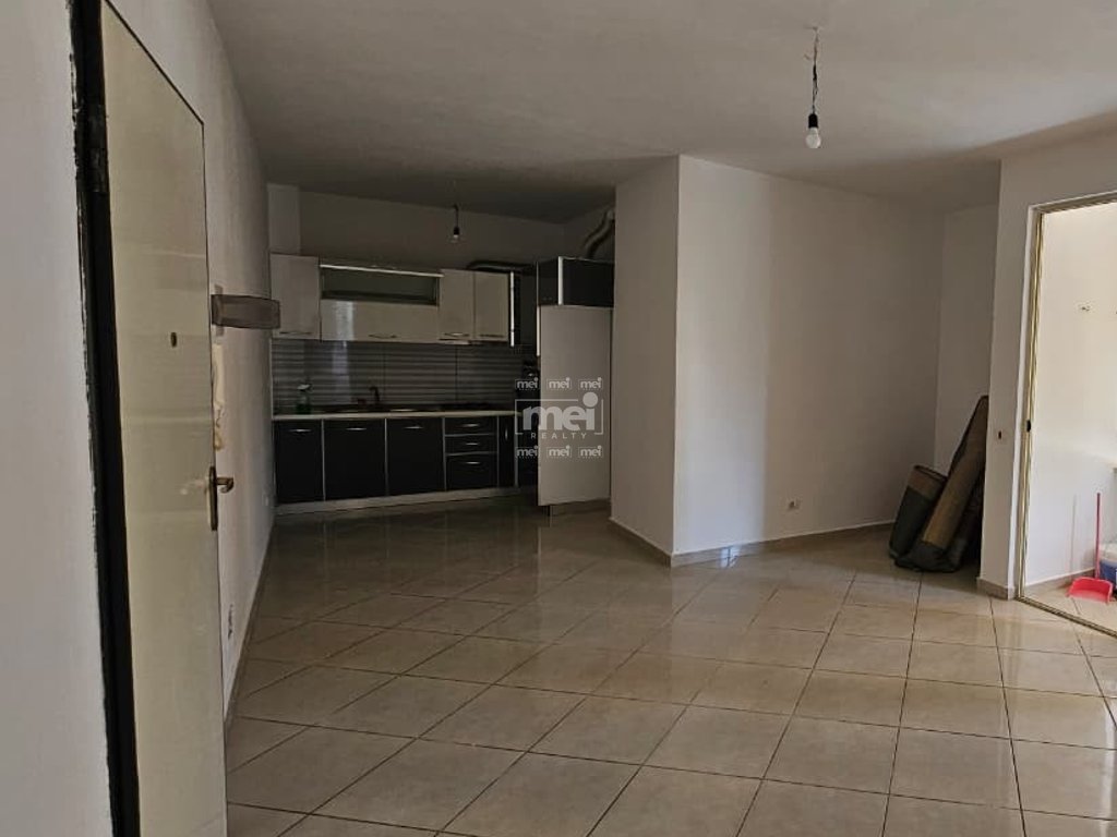 JEPET ME QIRA APARTAMENT 1+1 NË LAGJEN 6, PRANË KAZAZIT!