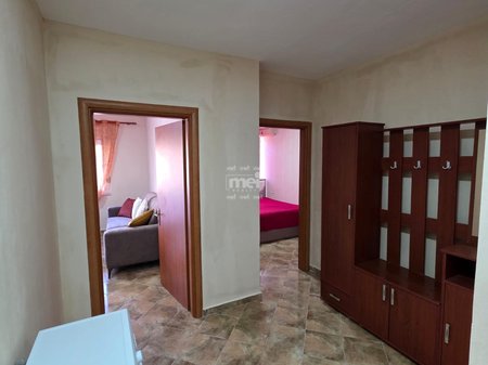 SHITET APARTAMENT 1+1 TEK SHKËMBI I KAVAJËS!