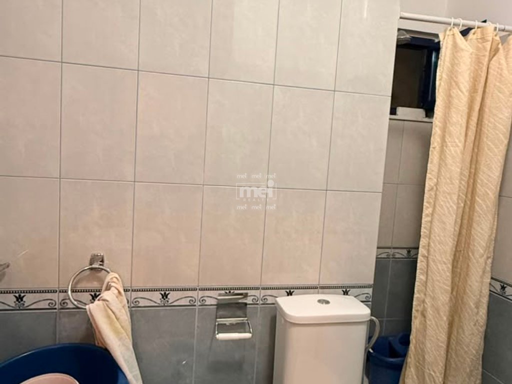 SHITET GARZONIERE NE GOLEM!