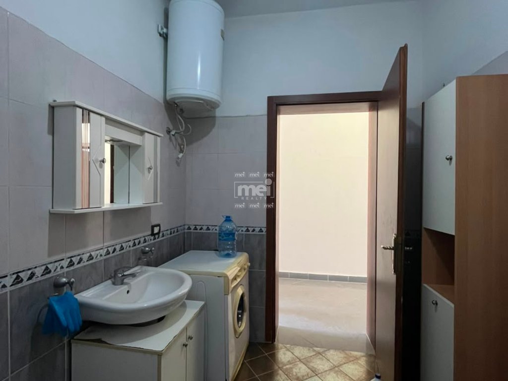 JEPET ME QIRA APARTAMENT 2+1 NË QENDËR!