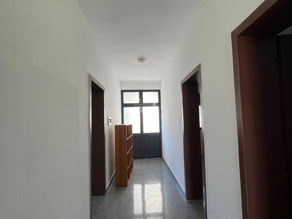 JEPET ME QIRA APARTAMENT 2+1 NË QENDËR!