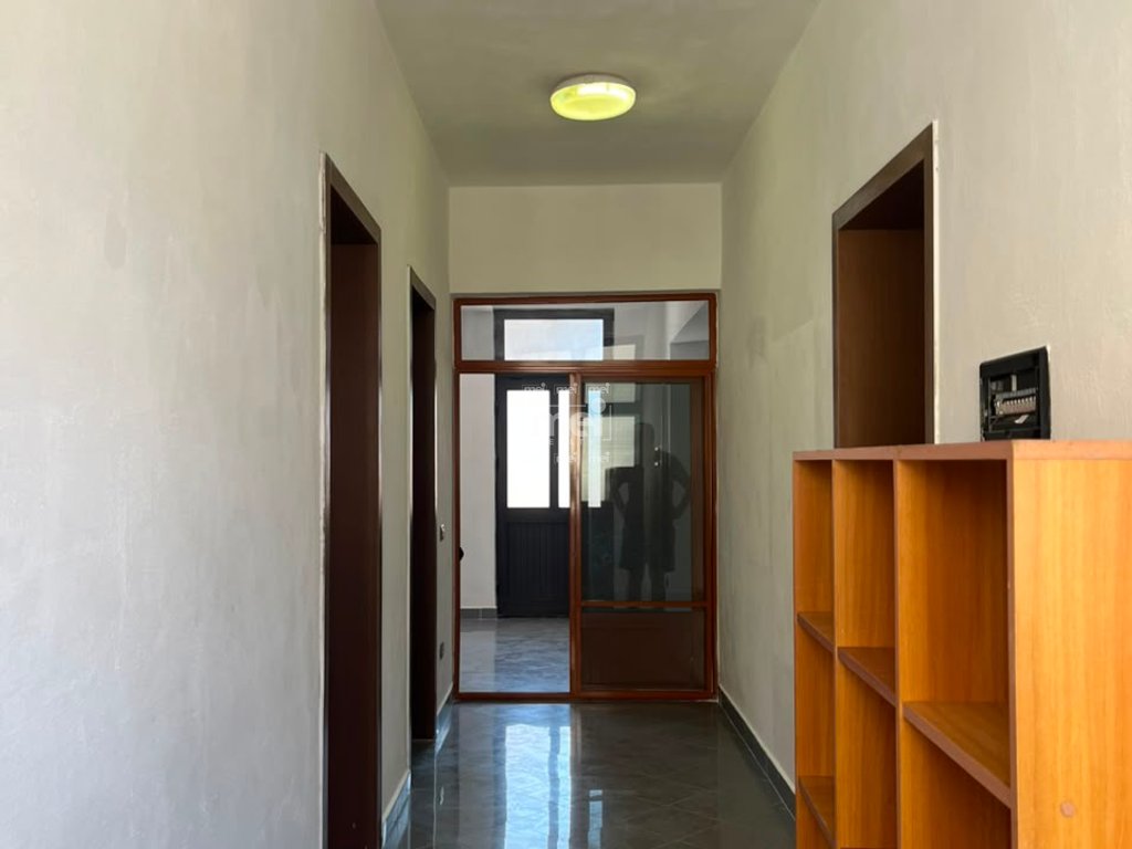 JEPET ME QIRA APARTAMENT 2+1 NË QENDËR!
