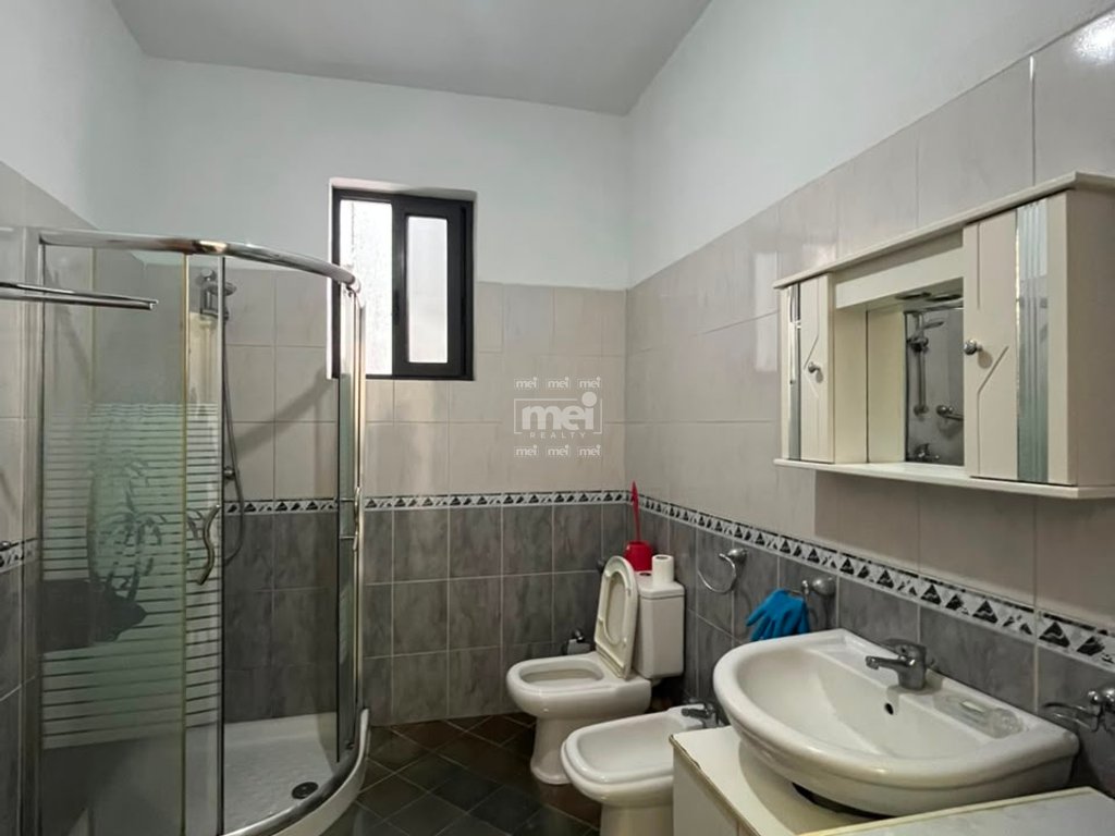 JEPET ME QIRA APARTAMENT 2+1 NË QENDËR!