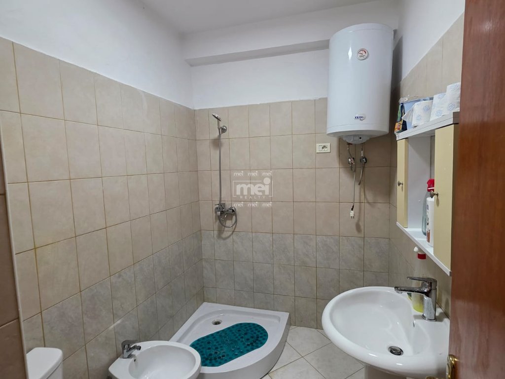 SHITET APARTAMENT 1+1 TEK SHKËMBI I KAVAJËS!