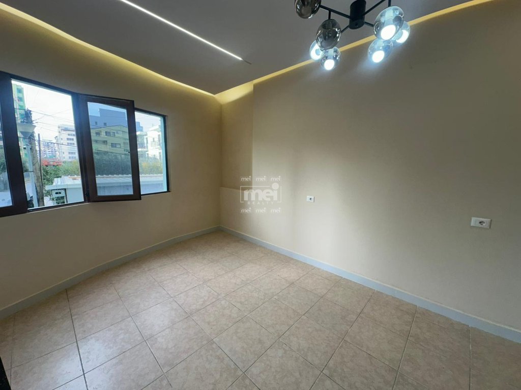 SHITET APARTAMENT 3+1 NË PLAZH!