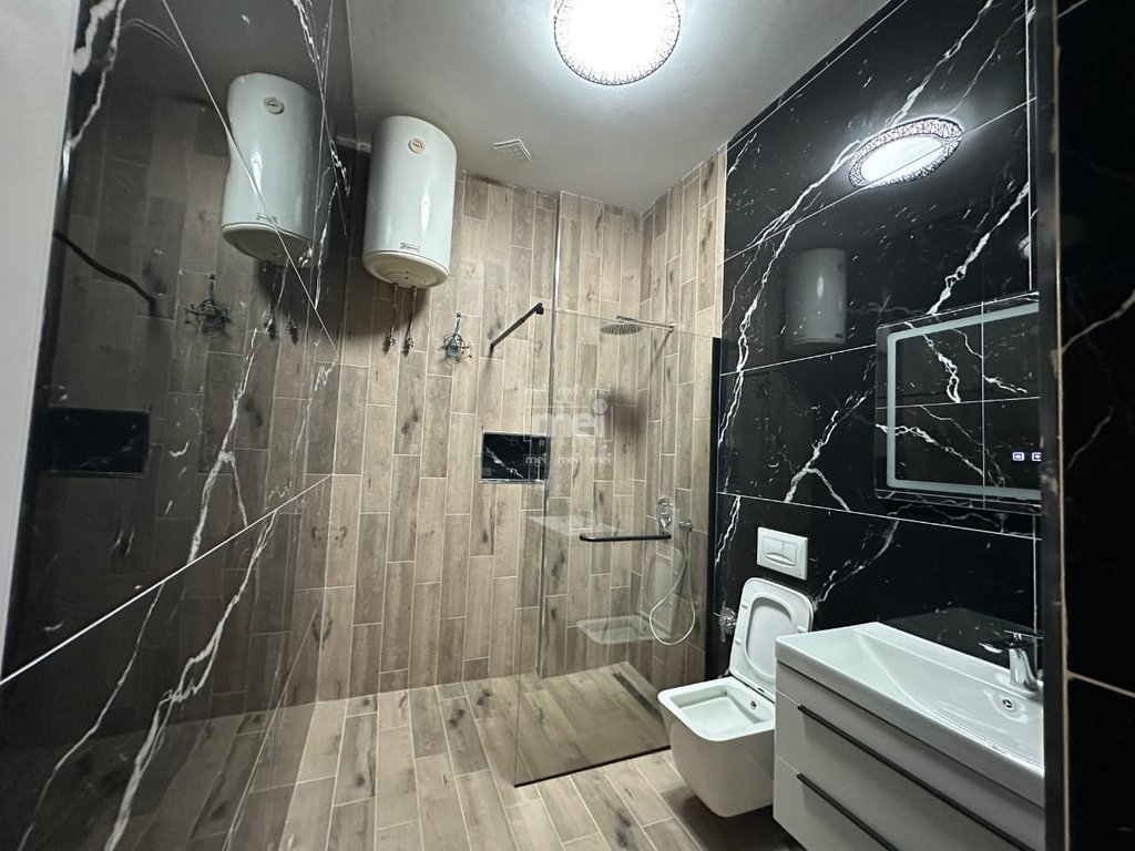 SHITET APARTAMENT 3+1 NË PLAZH!