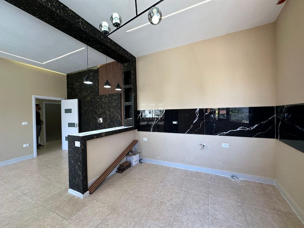 SHITET APARTAMENT 3+1 NË PLAZH!