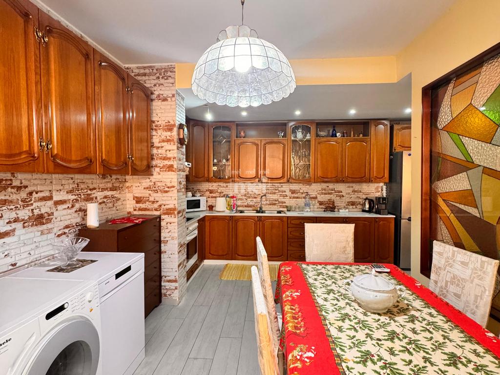 SHITET APARTAMENT 4+1+2 NË VOLLGA – ME PAMJE PANORAMIKE NGA DETI!