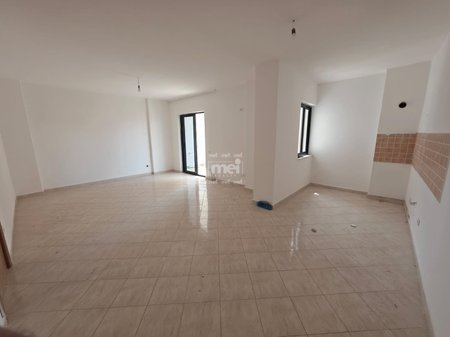 SHITET APARTAMENT 2+1+2 TE MARKATA FRUTA PERIMEVE!