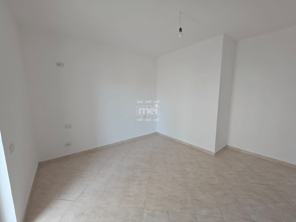 SHITET APARTAMENT 2+1+2 TE MARKATA FRUTA PERIMEVE!