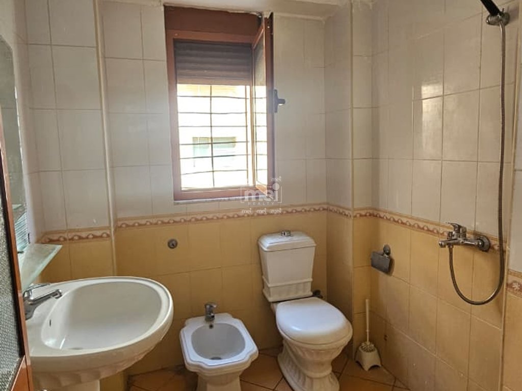 SHITET APARTAMENT 1+1,TEK DREJTORIA E POLICISE,DURRES!