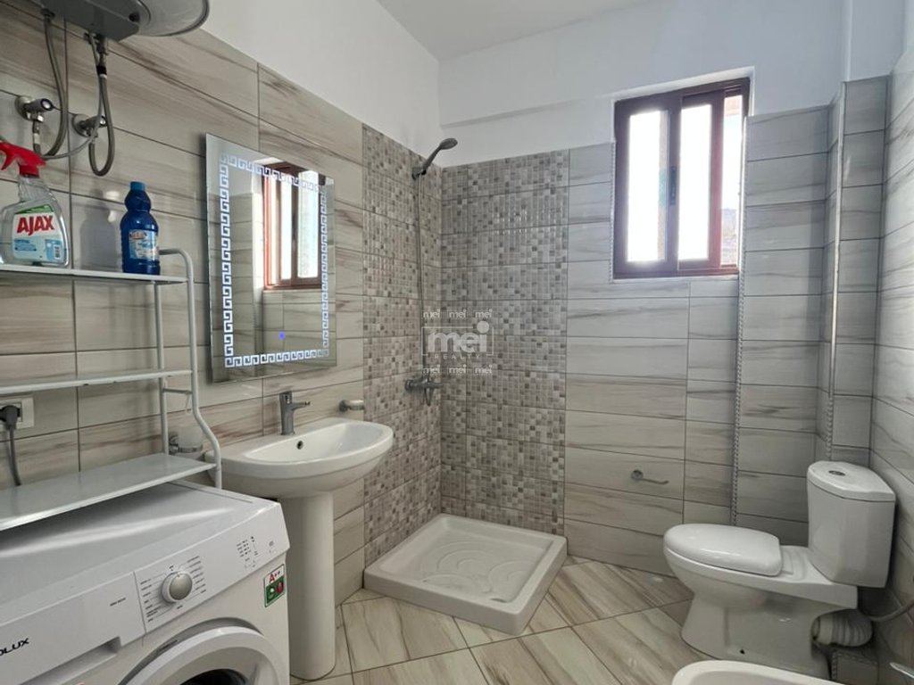 SHITET APARTAMENT 2+1+2 ME 2 BALLKONE DHE PAMJE DETI ,NË PLAZH!