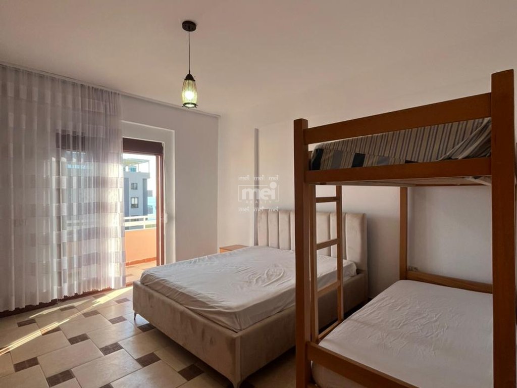 SHITET APARTAMENT 2+1+2 ME 2 BALLKONE DHE PAMJE DETI ,NË PLAZH!