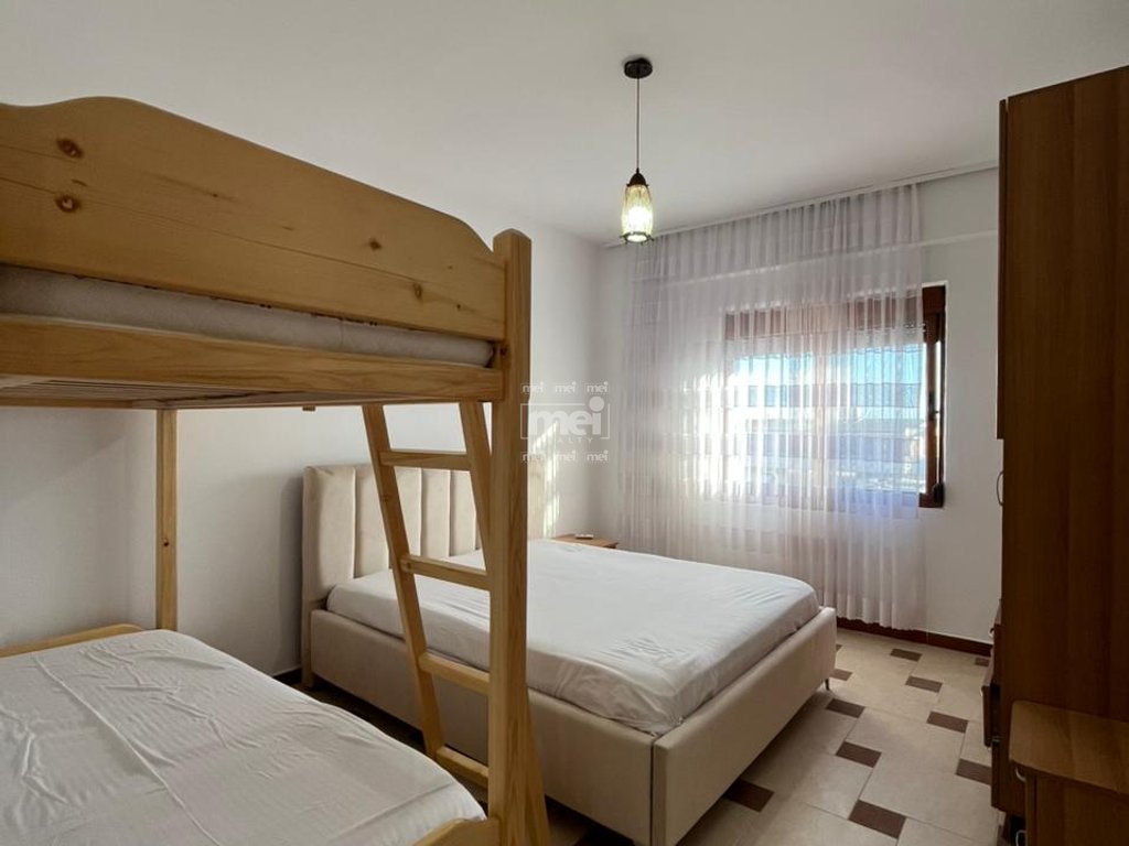 SHITET APARTAMENT 2+1+2 ME 2 BALLKONE DHE PAMJE DETI ,NË PLAZH!