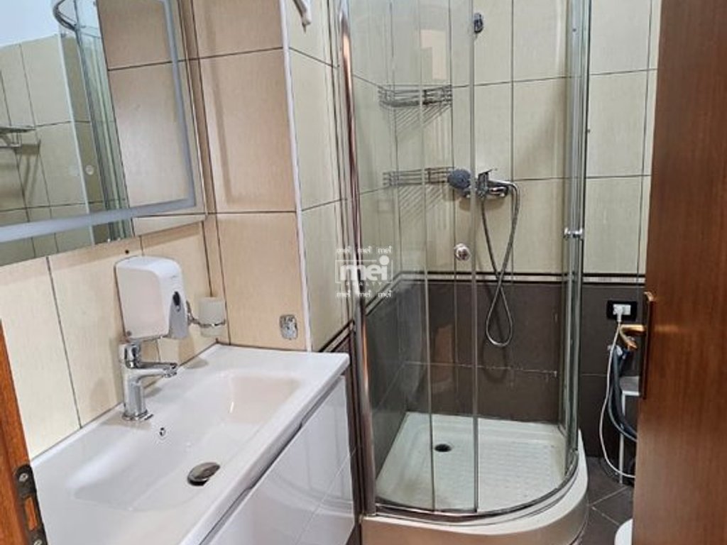 SHITET APARTAMENT 1+1 NE SHKEMB KAVAJE ME PAMJE NGA DETI !