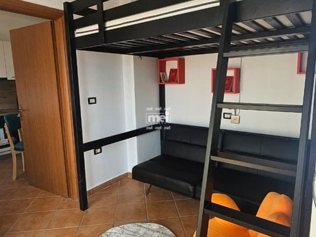 SHITET APARTAMENT 1+1 NE SHKEMB KAVAJE ME PAMJE NGA DETI !