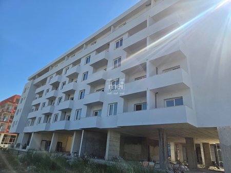 SHITET APARTAMENT 1+1 NË GOLEM – NË FAZË NDËRTIMI!