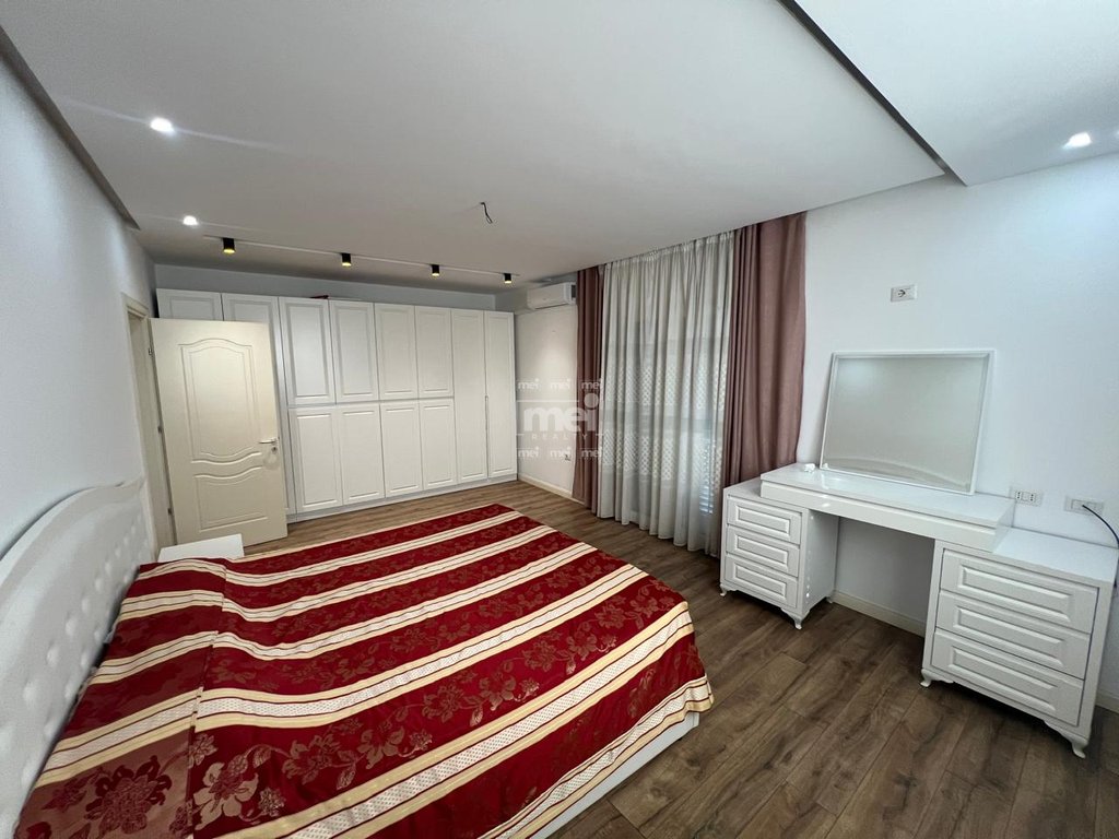 JEPET ME QIRA SUPER APARTAMENT 2+1 TE ISH KENETA+ POST PARKIM!