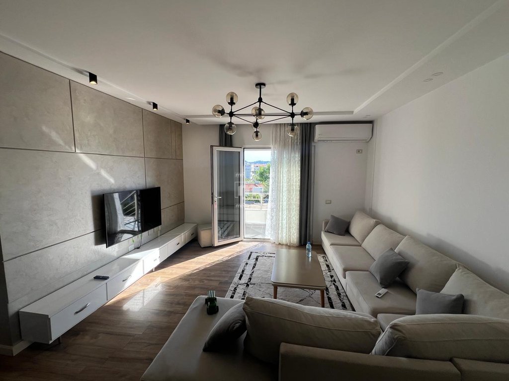 JEPET ME QIRA SUPER APARTAMENT 2+1 TE ISH KENETA+ POST PARKIM!