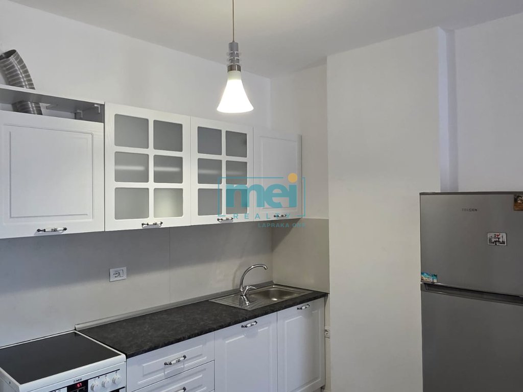 Jepet me Qera Super Apartament 1+1 ne Laprake!