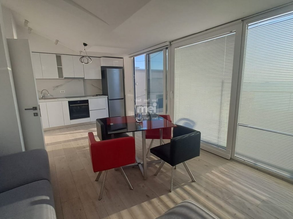 JEPET ME QIRA APARTAMENT 2+1 NË HEKURUDHË, DURRËS – VIJË E PARË ME DETIN!