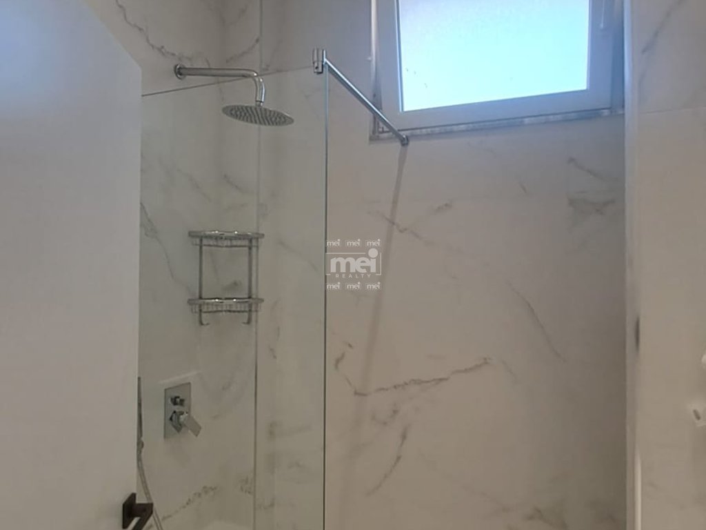 JEPET ME QIRA APARTAMENT 2+1 NË HEKURUDHË, DURRËS – VIJË E PARË ME DETIN!