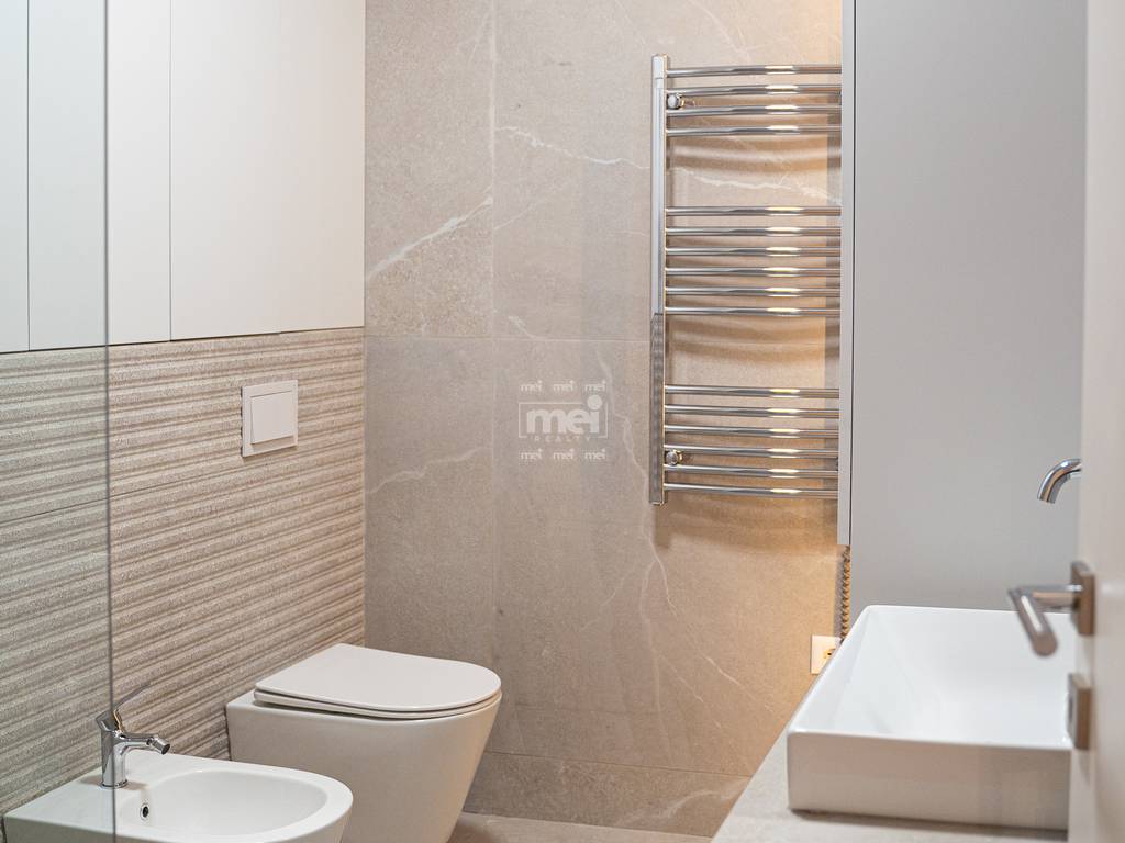 SHITET APARTAMENT 1+1 NË LAGJEN NR. 6, PRANË BORA & SARA!