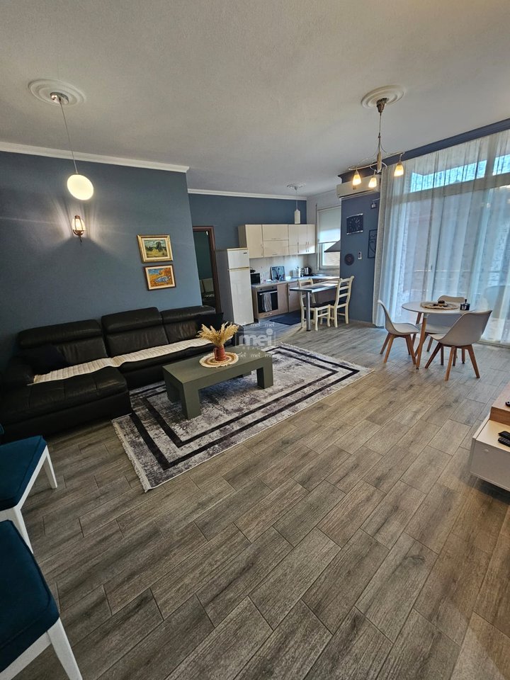 FOR RENT SECOND FLOOR OF A VILLA IN THE CENTER OF DURRES!