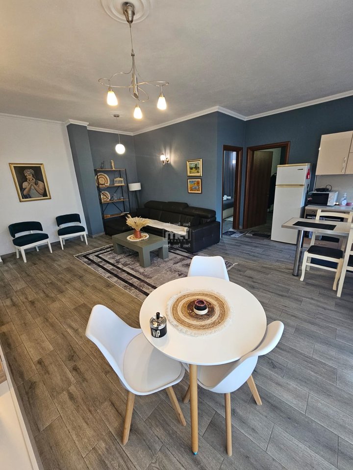 FOR RENT SECOND FLOOR OF A VILLA IN THE CENTER OF DURRES!